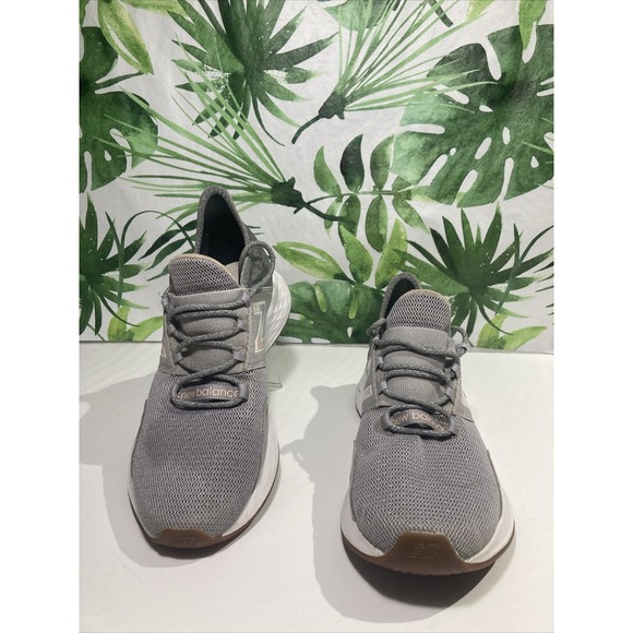 New Balance Fresh Foam Roav V1 White Grey Running Shoes Women's Size 11 - Picture 2 of 6